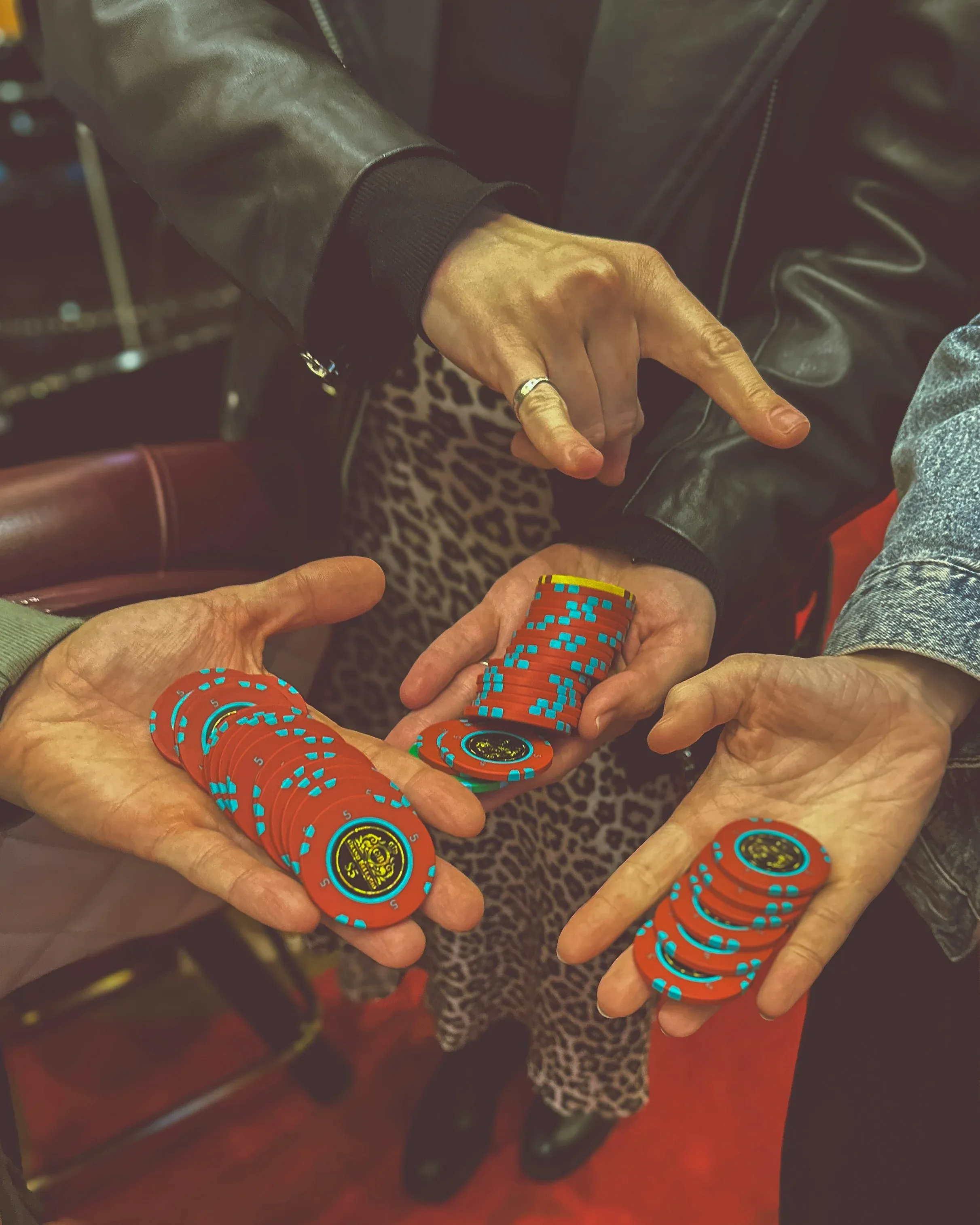 Live dealer gaming setup